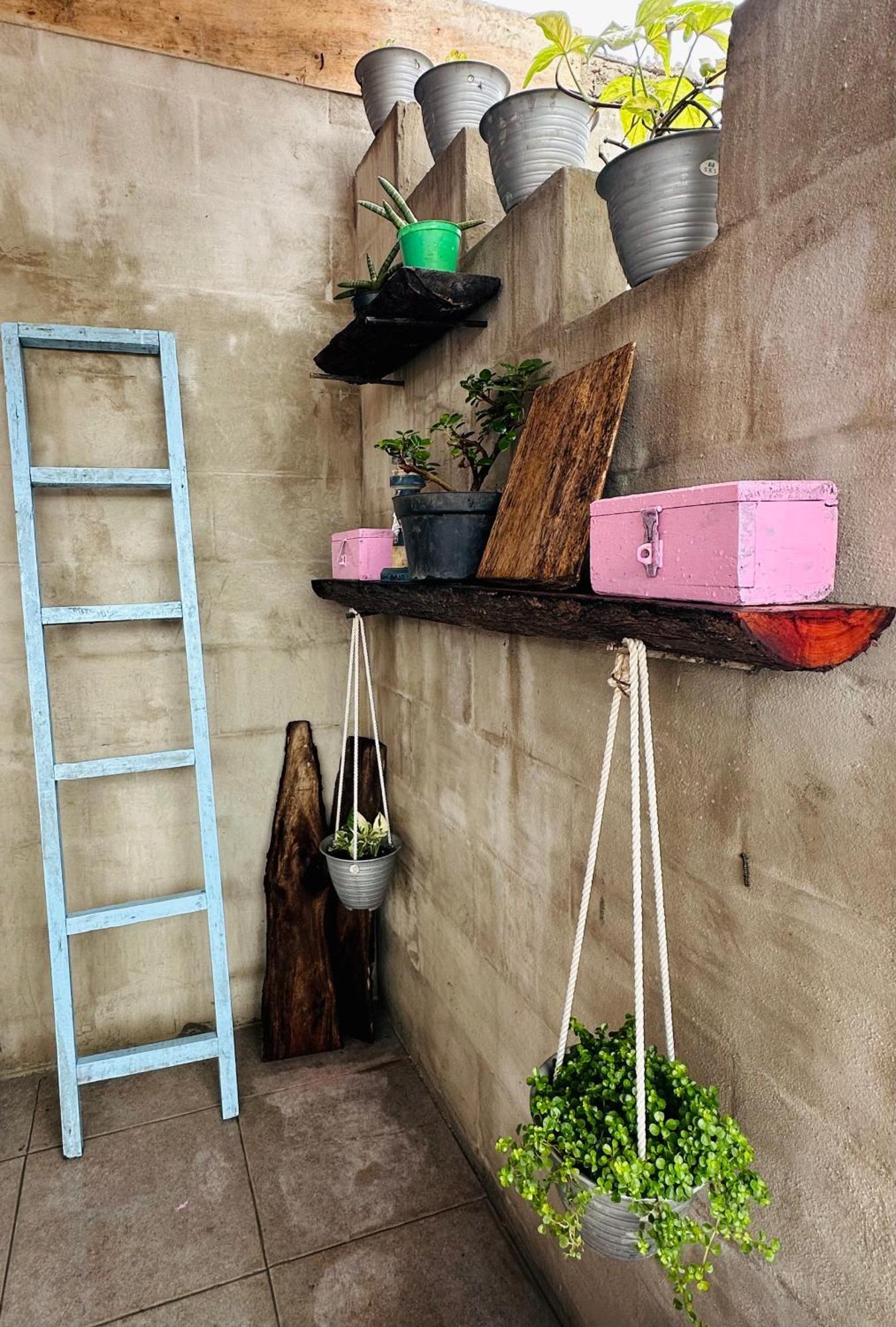 D'Flora Homestay ลาบวนบาโจ ภายนอก รูปภาพ
