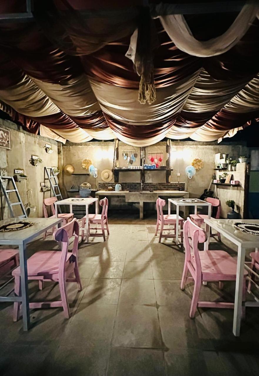 D'Flora Homestay ลาบวนบาโจ ภายนอก รูปภาพ