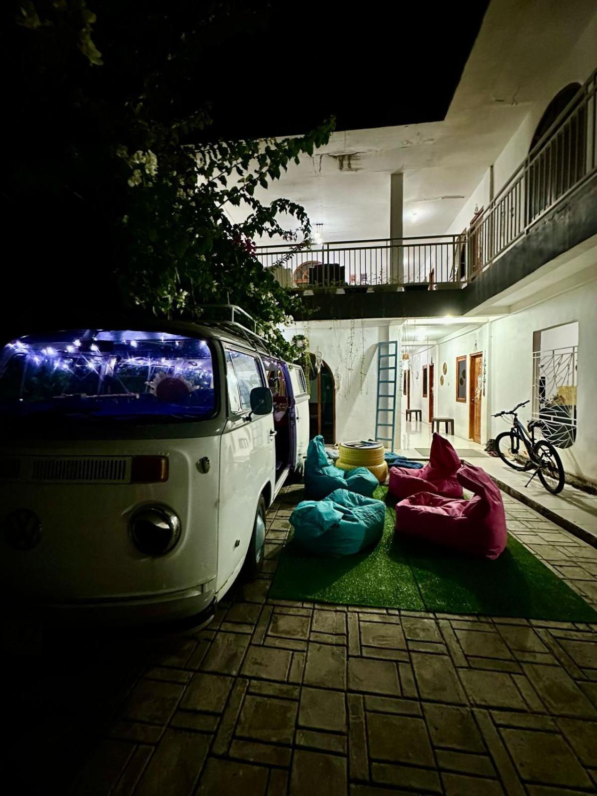 D'Flora Homestay ลาบวนบาโจ ภายนอก รูปภาพ