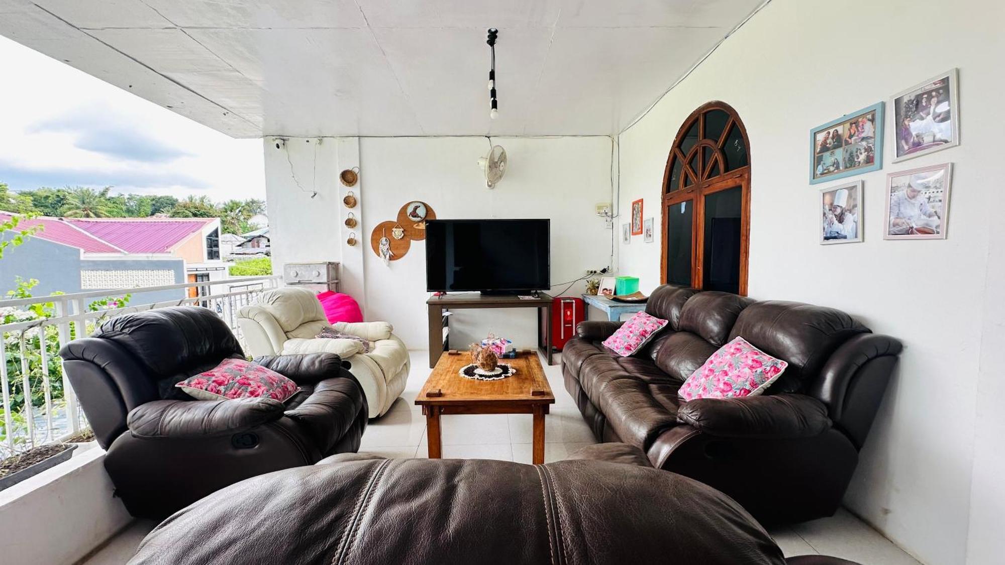 D'Flora Homestay ลาบวนบาโจ ภายนอก รูปภาพ