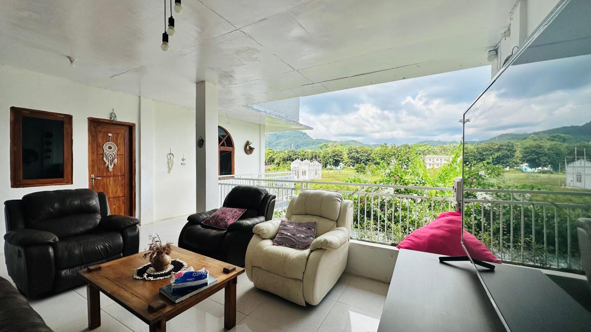 D'Flora Homestay ลาบวนบาโจ ภายนอก รูปภาพ