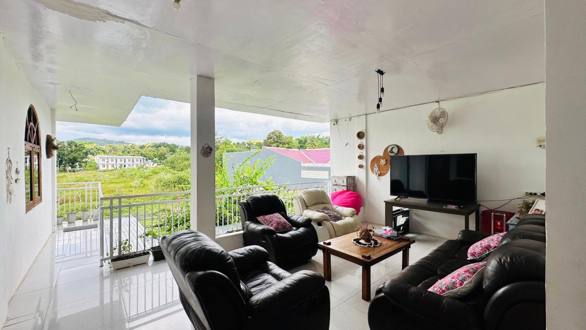 D'Flora Homestay ลาบวนบาโจ ภายนอก รูปภาพ